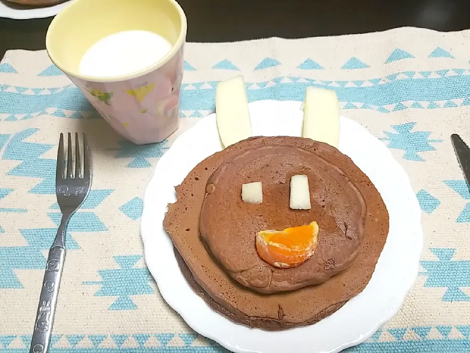 ウサギ顔ホットケーキ🍰|ヒヨコ🐤さん