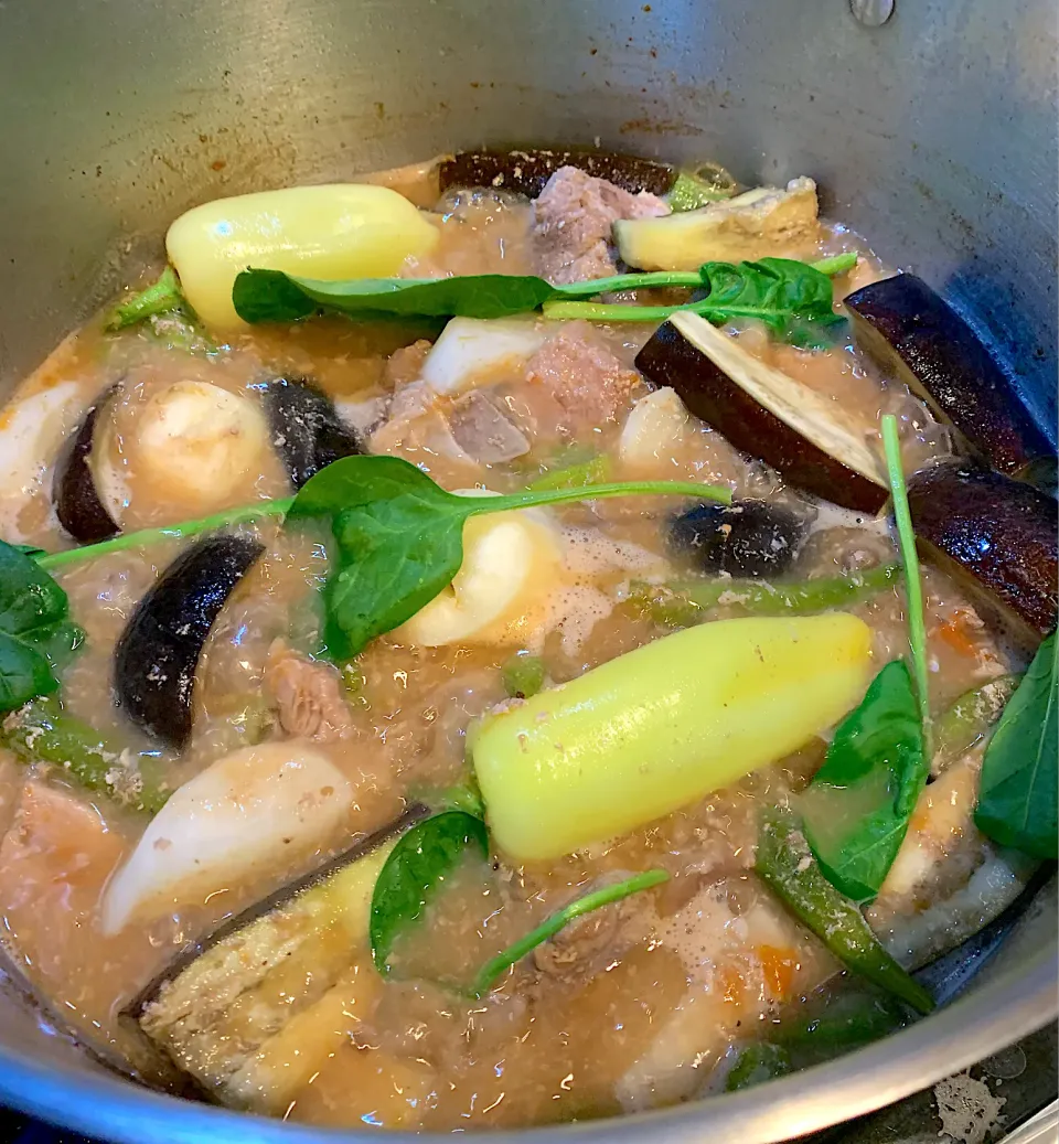 Tamarind pork rib bones sinigang with taro root, eggplant, okra, radish, spinach, & banana chili peppers|🌺IAnneさん