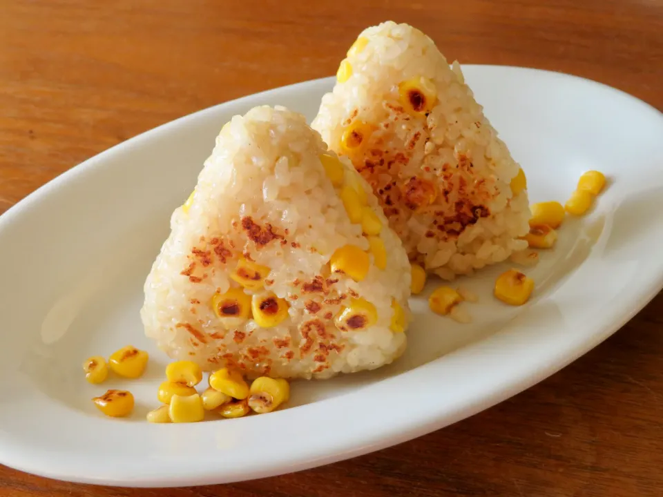 アジアンなコーン焼きおにぎり　　　　Corn grilled rice ball|マユマユさん