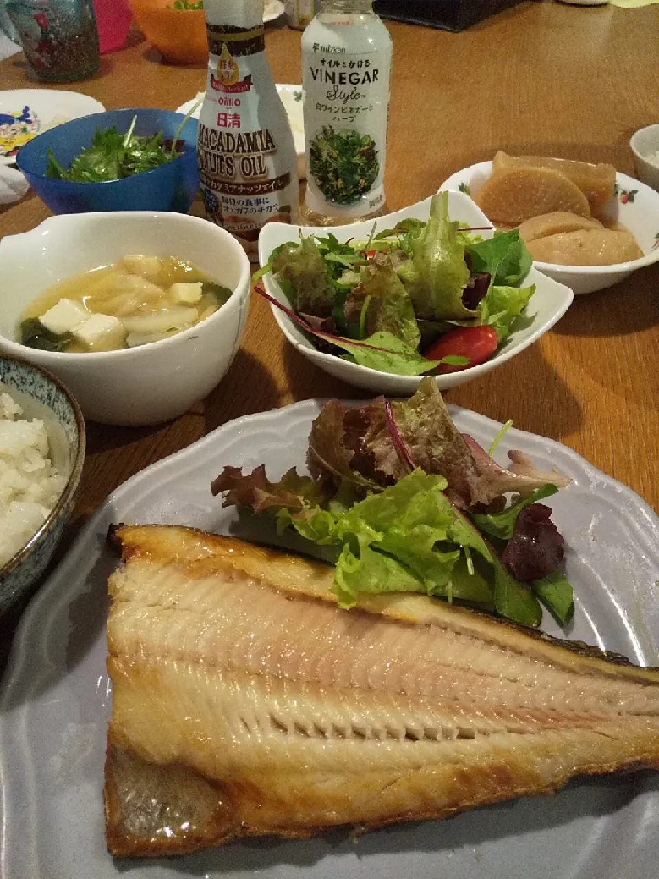 ビネスタでサラダとホッケ|まきごろうさん