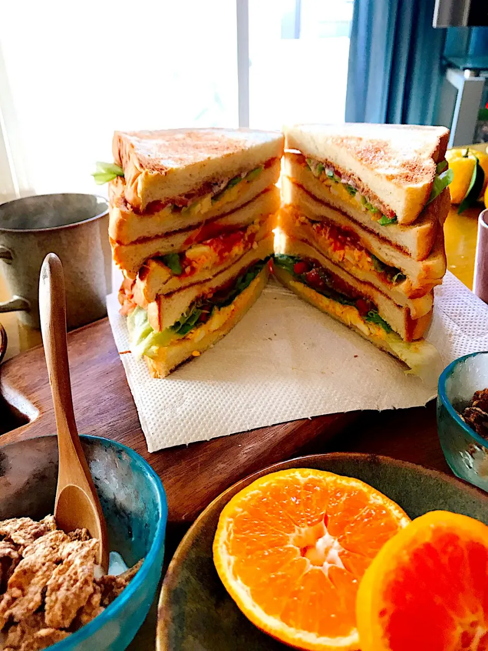 今朝のサンドウィッチタワー🥪|しんさんさん