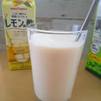 🍋豆乳ラッシー🍋

豆乳苦手なこどもたちも

手軽にプラ酢レモンの酢を混ぜると、好んで飲みました💕|ANAさん