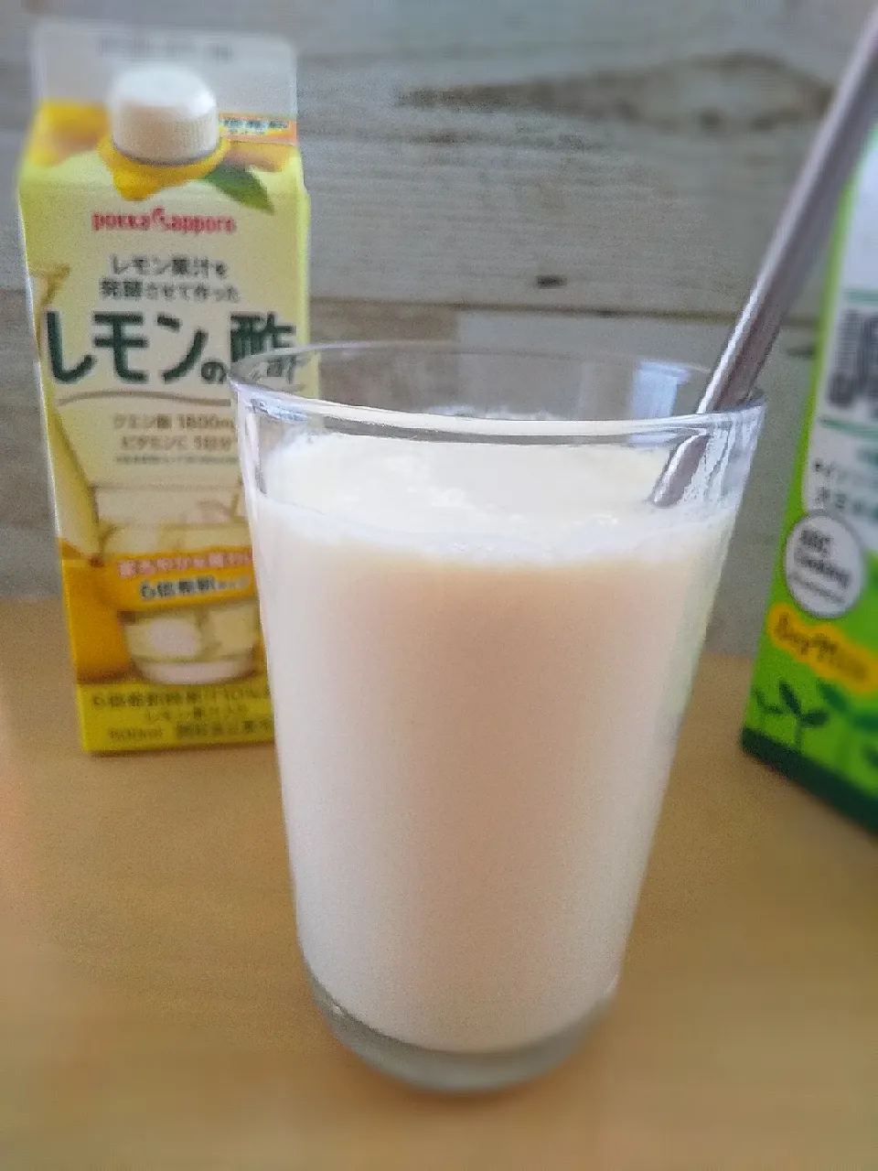 Snapdishの料理写真:🍋豆乳ラッシー🍋

豆乳苦手なこどもたちも

手軽にプラ酢レモンの酢を混ぜると、好んで飲みました💕|ANAさん