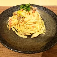 トマトとアスパラと舞茸のクリームソースパスタ|うらちゃんさん