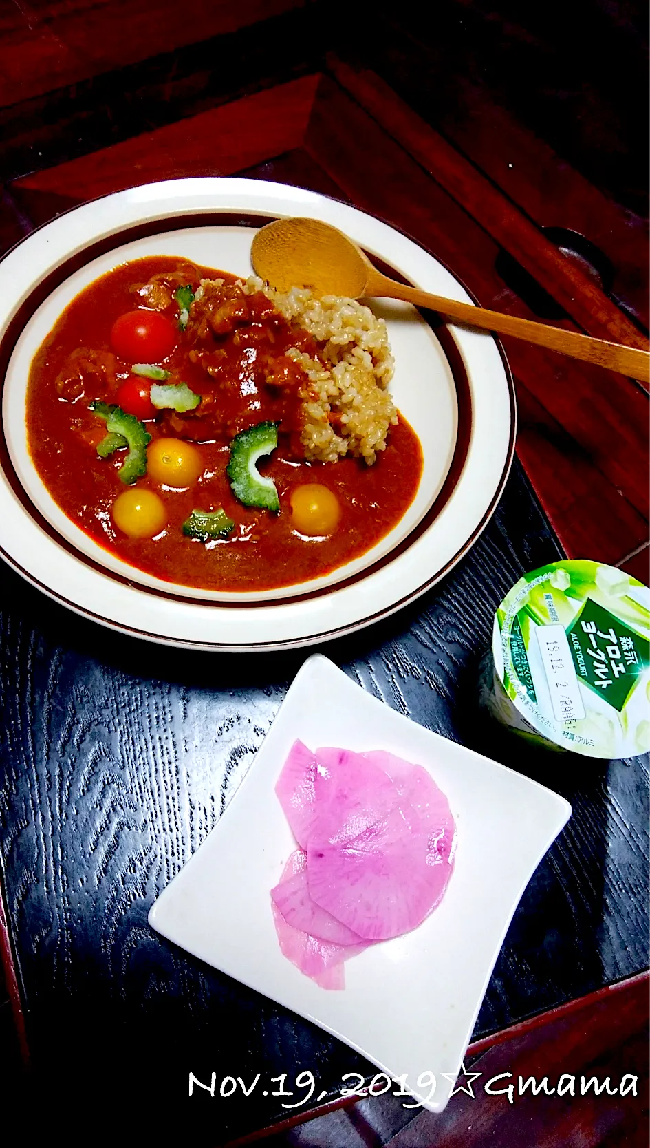 Gママの晩ごはん☆今日はレトルトのカレーです🍛|kaoriさん