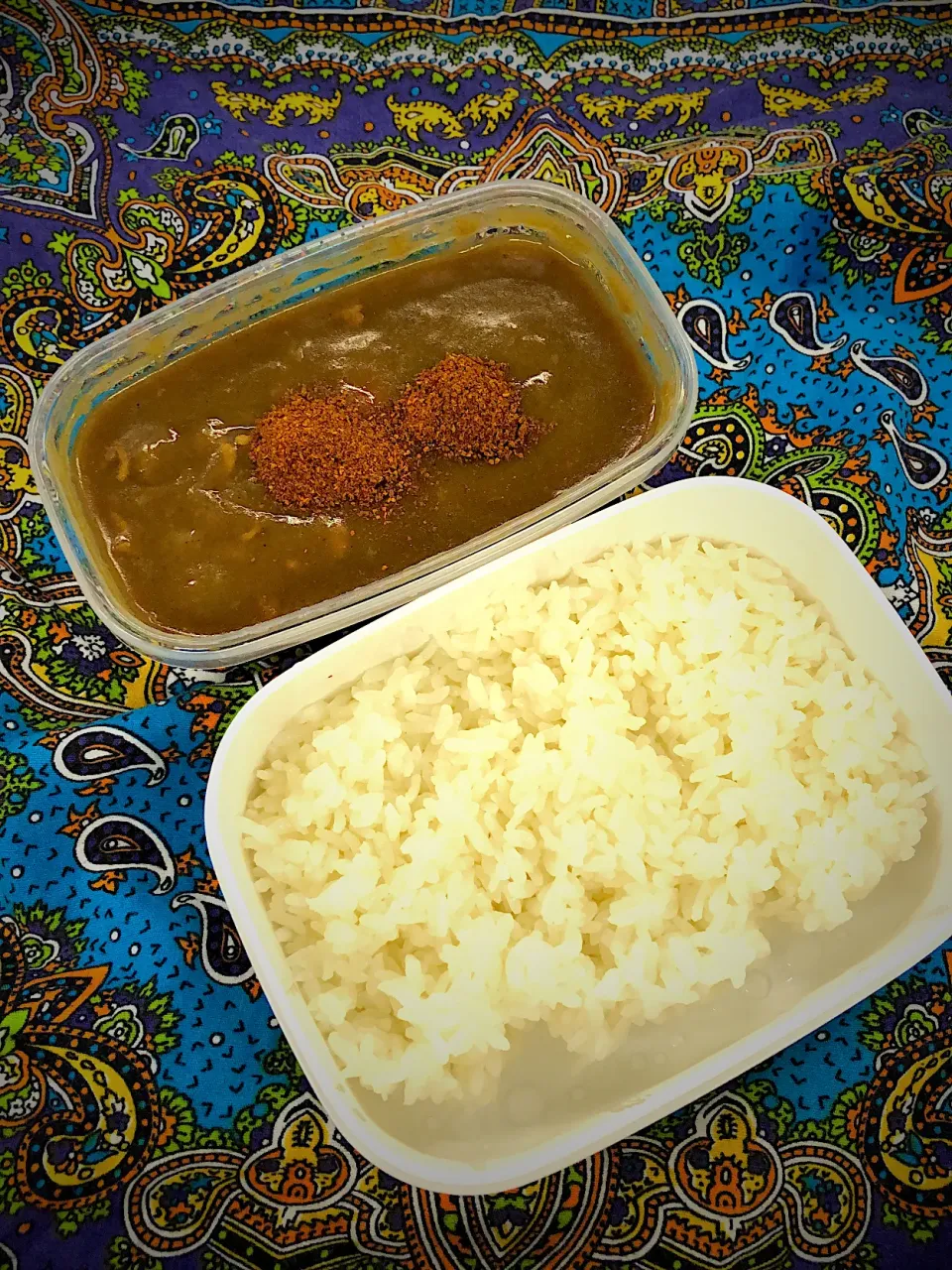 Snapdishの料理写真:王子さまてきなカレーに山盛りマサラでバリ辛弁当|超絶トルーマン石6さん