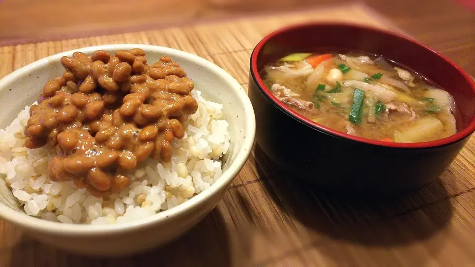 Snapdishの料理写真:納豆ご飯&豚汁～
の晩ごはん✨|kaz(*･ω･)さん