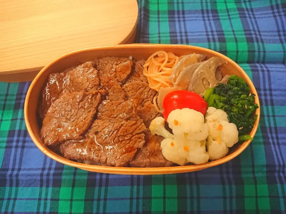 🔥🍖焼き肉弁当🍖🔥

久々にのっけ弁当にしてみました…嫌がるのだろうか ?? (^_^;)💦|クロ母さんさん