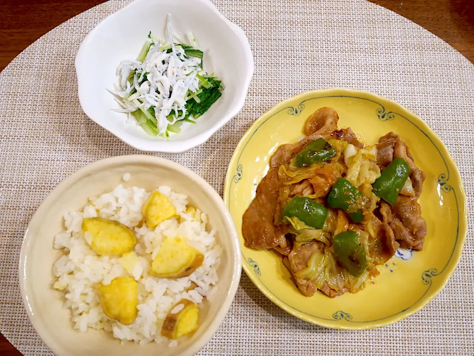 さつまいもごはん、回鍋肉、小松菜としらすのサラダ|ありんこさん