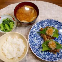 ごぼうハンバーグ、かき菜のマヨネーズ和え、しめじと油揚げの味噌汁|ありんこさん