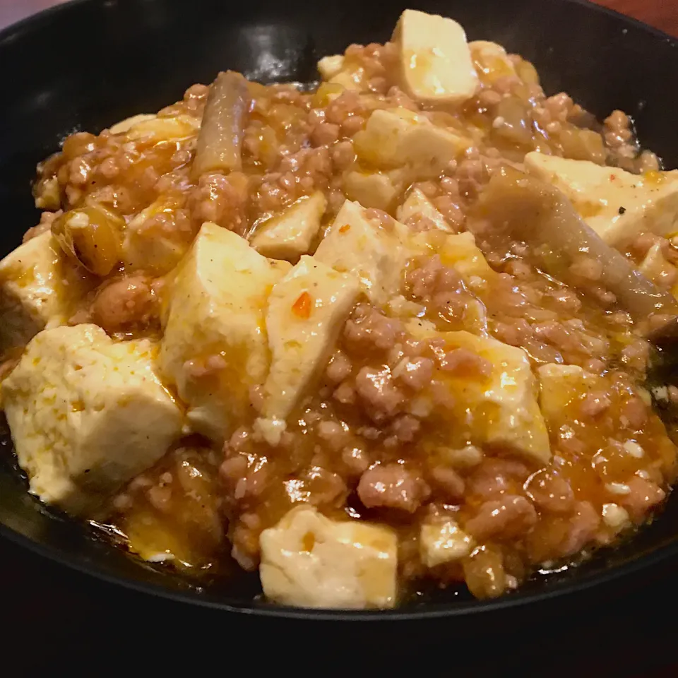 Snapdishの料理写真:昼ごはん☀️☀️☀️断酒223日目                   ご飯少しのほとんど麻婆豆腐丼|ぽんたさん