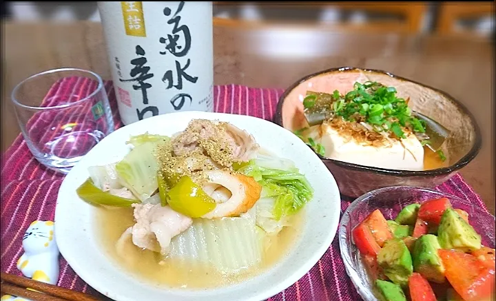 豚肉と白菜の炊いたん🌱
トマト🍅アボカド🥑サラダ
温 豆腐   🍶|びせんさん