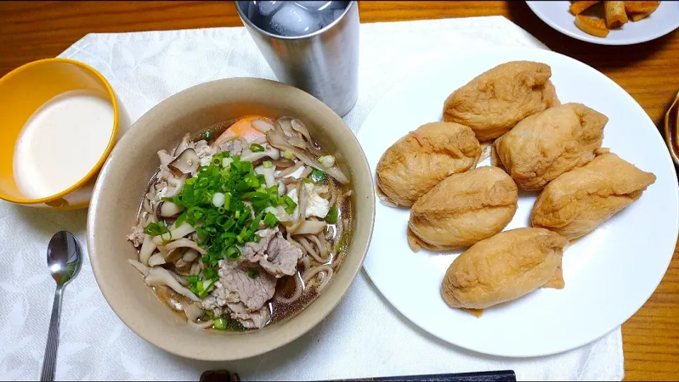 11/20の夕食
れんこん入りいなり寿司、煮込み蕎麦|卯月さん