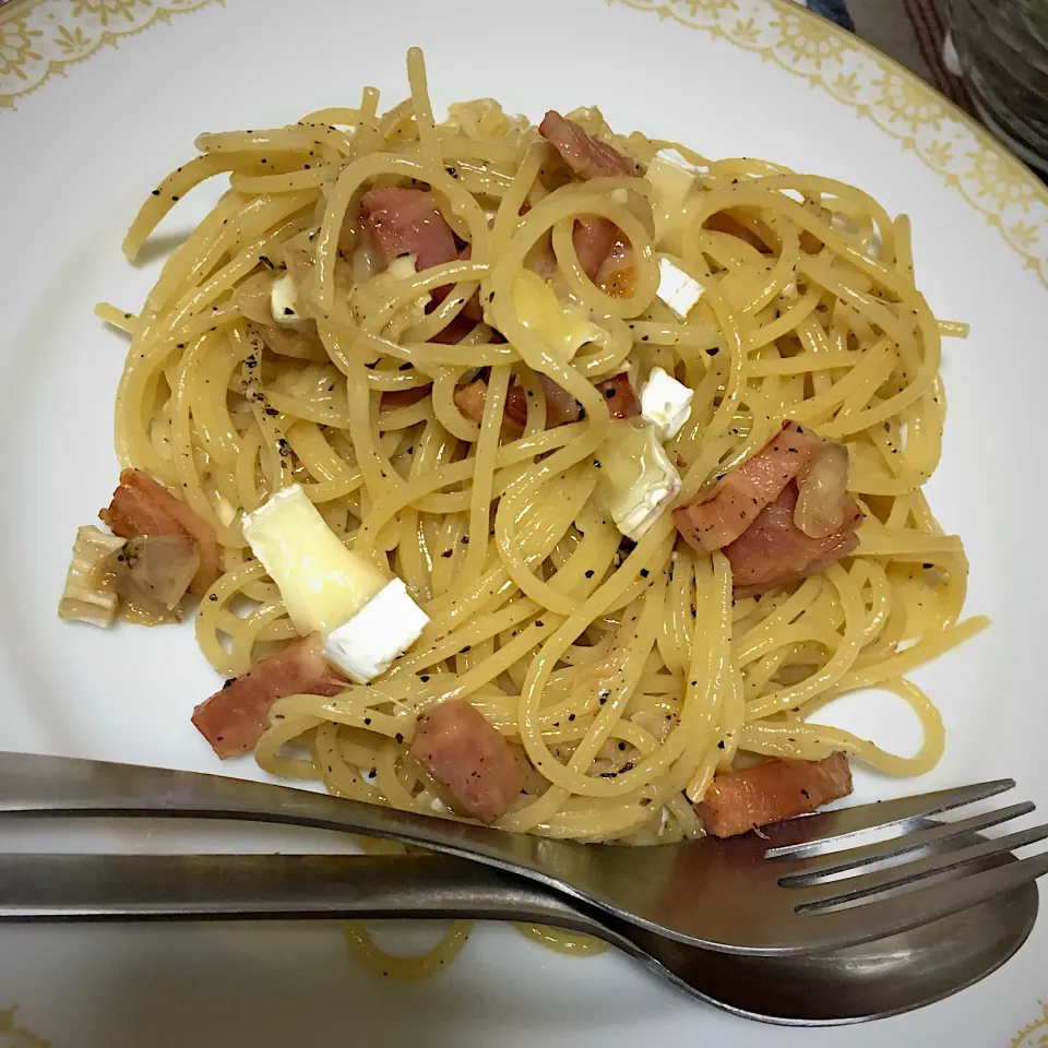 ブリーチーズとペッパーのパスタ🍝|ななさん