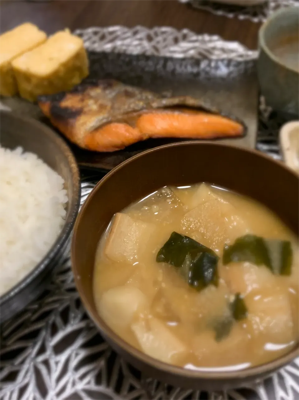 鮭の塩焼き　お麩と大根の味噌汁　だし巻き卵|hiroさん