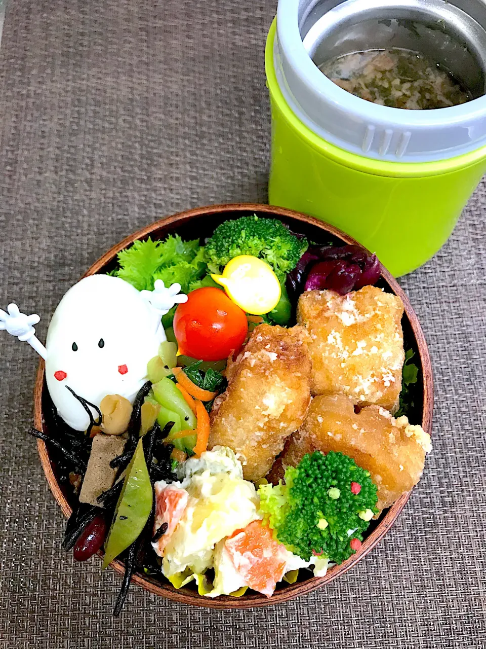 高野豆腐の唐揚げ弁当。オニオンフライスープ付き|みるぴょんさん