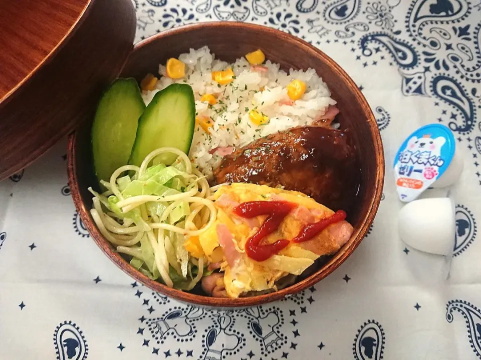 Snapdishの料理写真:🌸コーンバターライスと
               ハンバーグのお弁当🌸

コーンバターを作って、炊きたてご飯と混ぜごはん にしました(*˙˘˙)|クロ母さんさん