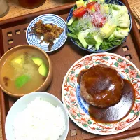 ハンバーグ定食😋|KAEさん