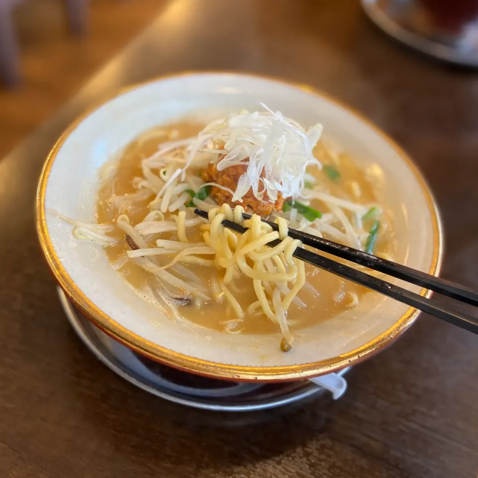 Snapdishの料理写真:寒い日は味噌ラーメン|林とびぃさん