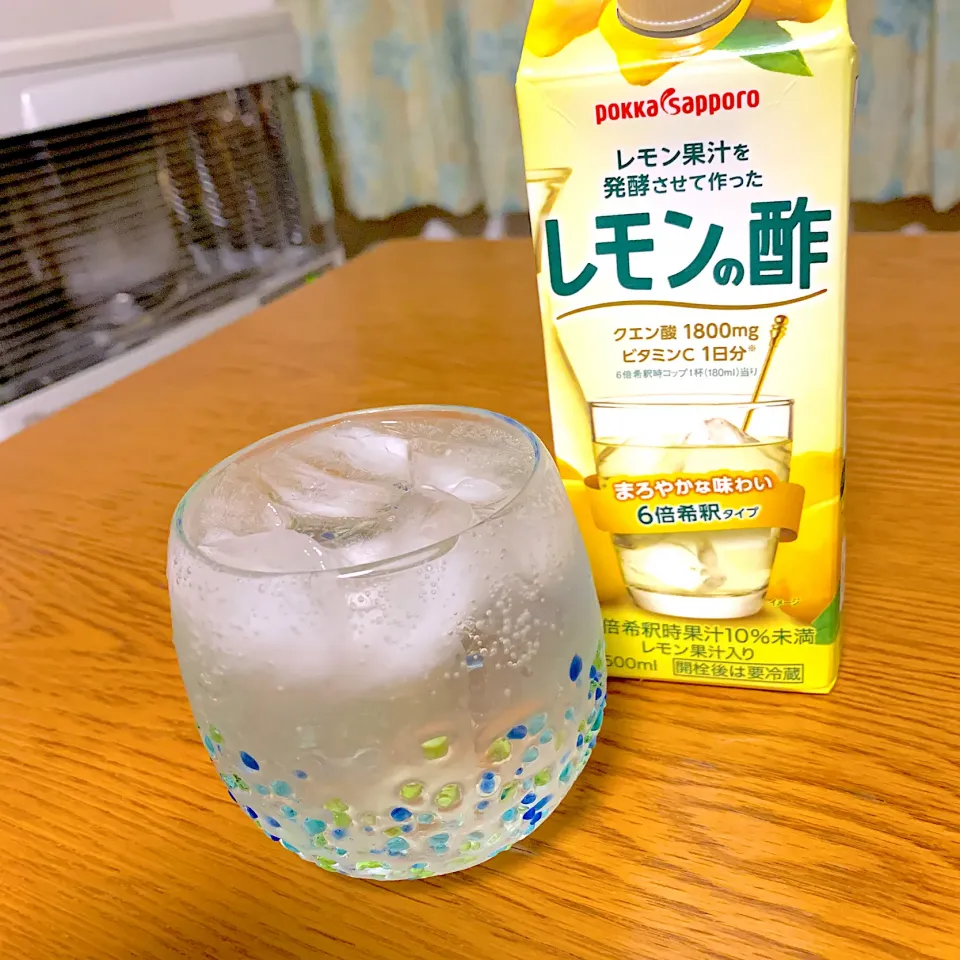 Snapdishの料理写真:レモンの酢炭酸割り✨|みつなち☆さん