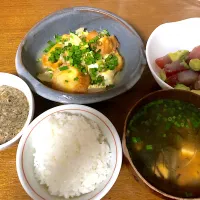 Snapdishの料理写真:お麩の卵とじ|Mariettyさん