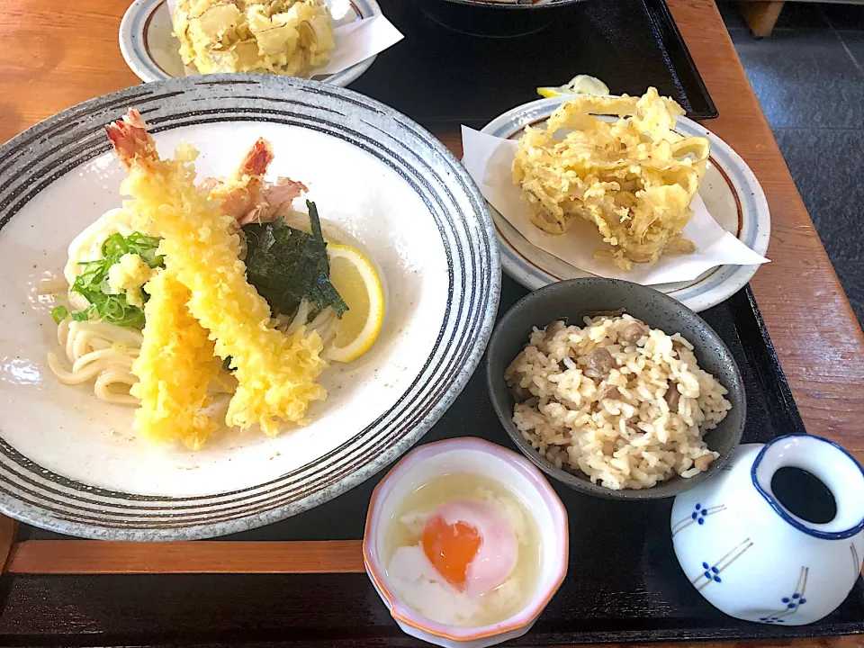 大きな海老天ぶっかけ大盛、鷄ごぼう飯セット、ごぼうのかき揚げトッピング|buhizouさん