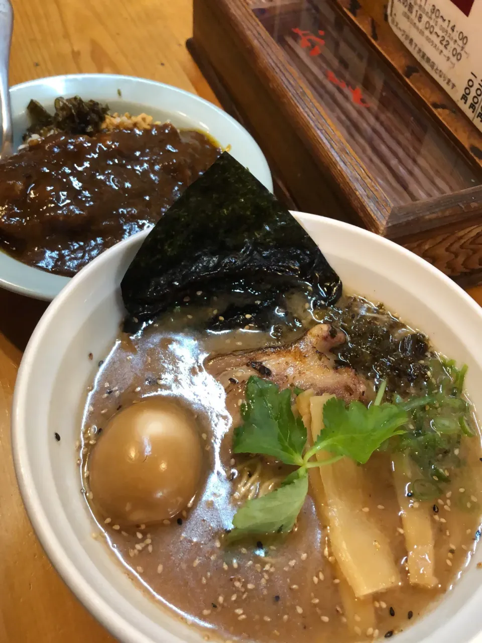 Snapdishの料理写真:海老ロースト塩らーめん  味玉   ハーフカレー|rockiさん