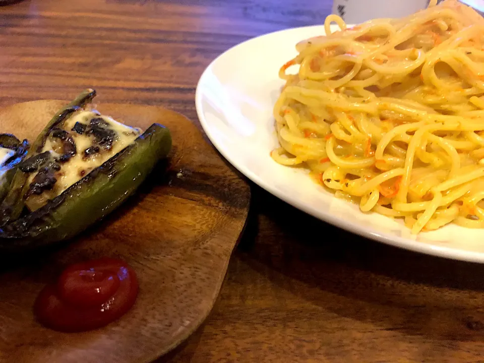 にんじんカルボナーラ風パスタ❁ピーマンの肉詰め|なんぷぅさん