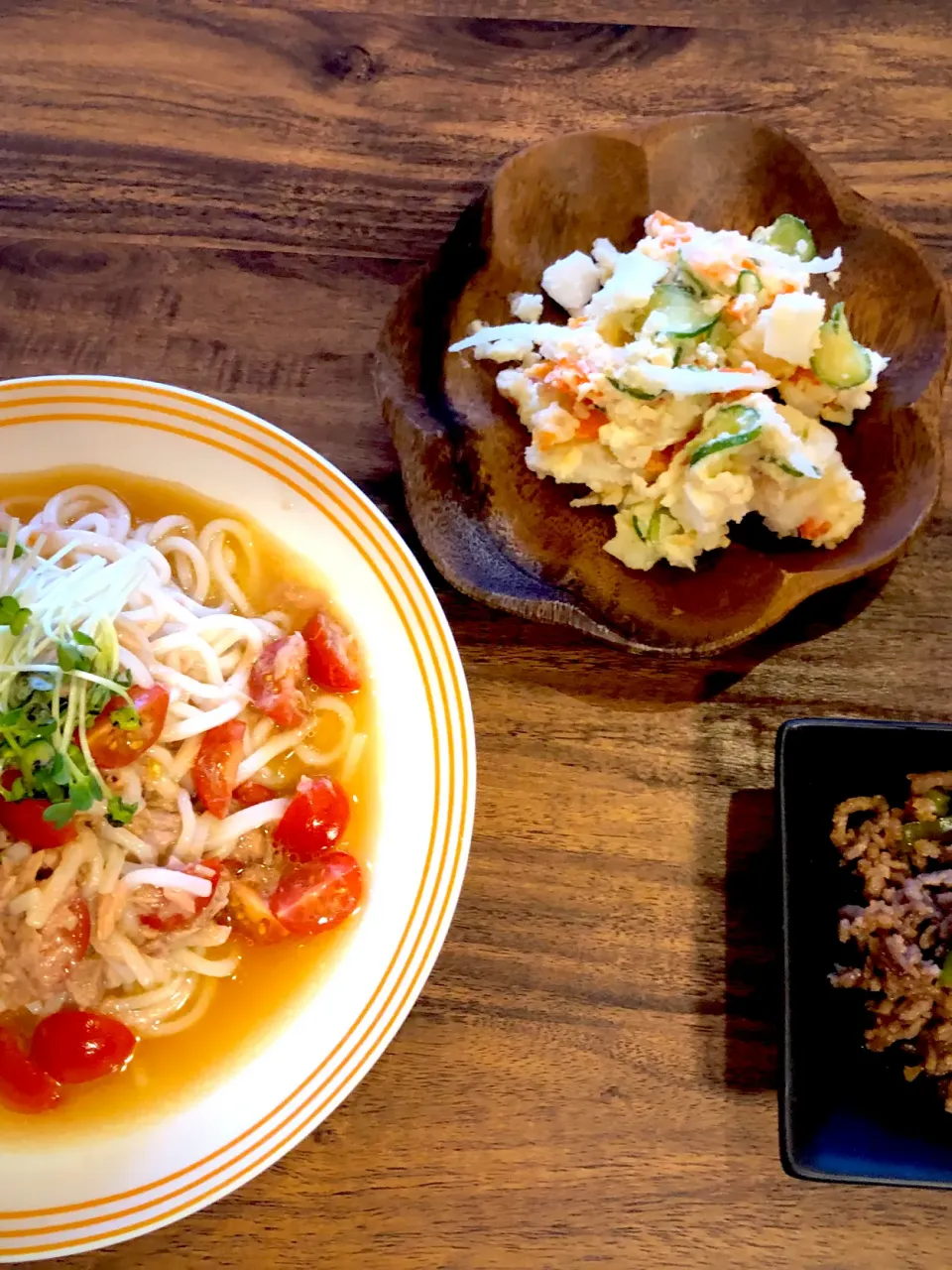 ツナトマト入りあっさりうどん❁ポテトサラダ❁ひき肉の甘辛炒め|なんぷぅさん