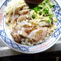 Snapdishの料理写真:ノドグロの炙り丼カボス風|山浦 英哲さん