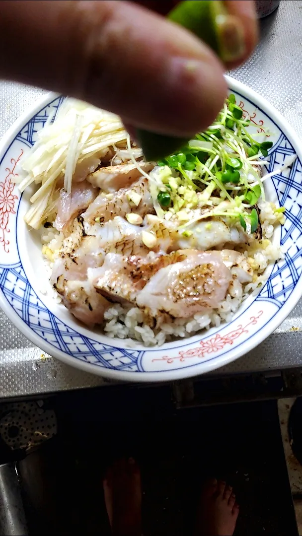 Snapdishの料理写真:ノドグロの炙り丼カボス風|山浦 英哲さん