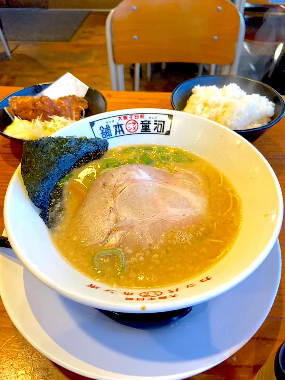 河童ラーメン🍜唐揚げセット🧡キムチ食べ放題‼️替え玉しましたー✌️|ナナさん