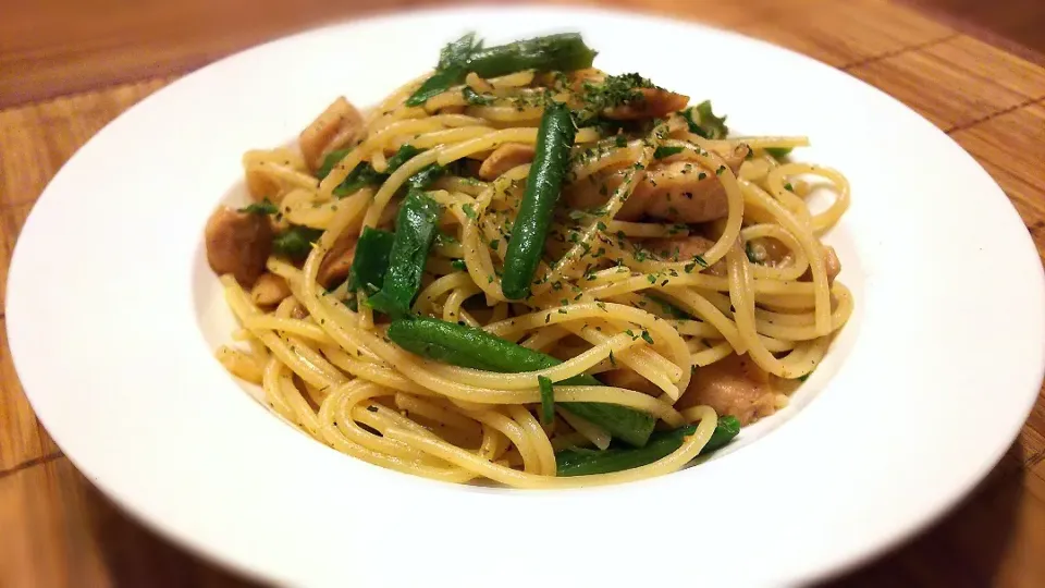 鶏肉とねぎといんげんのパスタ～
の晩ごはん✨|kaz(*･ω･)さん