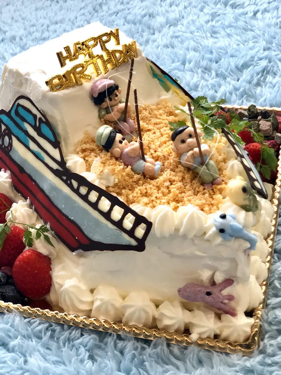 Snapdishの料理写真:船🚢ケーキ　釣り人付きw|富士子🍒🐰🍓さん