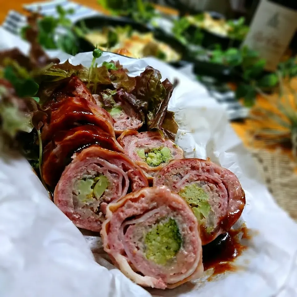 Snapdishの料理写真:かおりん✴︎❤︎さんの料理 ❤野菜入りベーコン巻きミートローフ🎶|とまと🍅さん