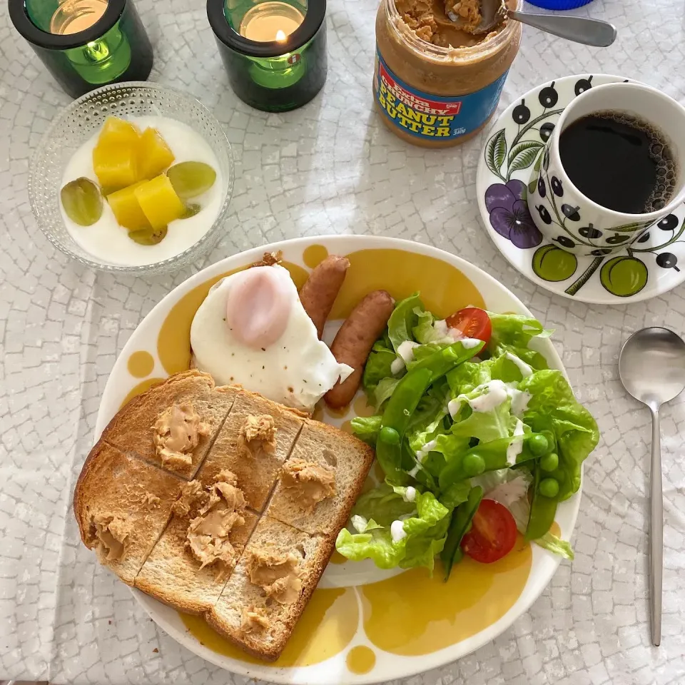 ピーナツバタートーストで日曜日の朝ごパン|gintanさん