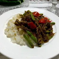 Snapdishの料理写真:牛肉と野菜の炒めカレー🍛|うさぎママ🍷さん