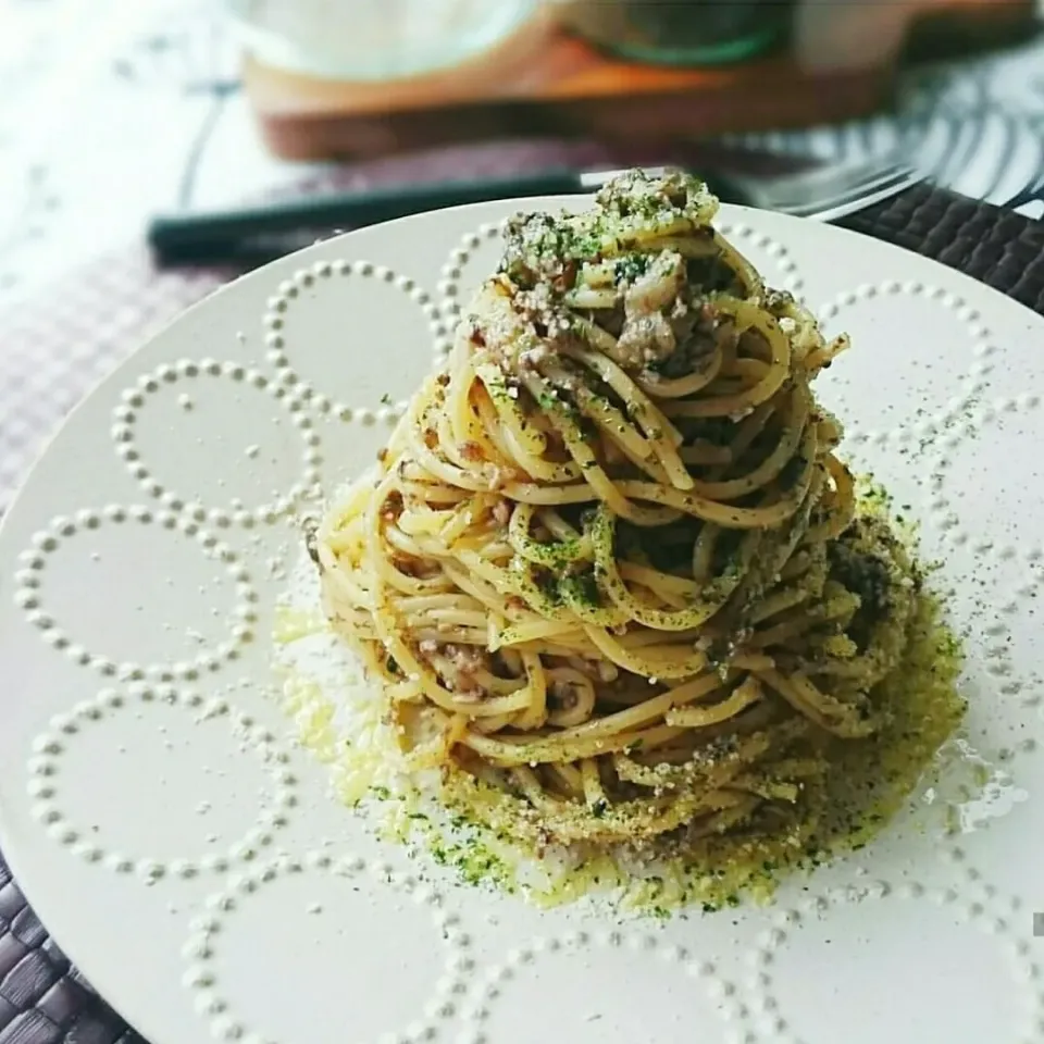 キノコペーストDE パスタ

坂田 阿希子さんのキノコペースト
わが家の定番の1つで
主にパンに塗ったりショートパスタで
食べますが
今回はロングパスタにしました☺♡

ペーストの見た目が･･･ですが
美味しいです✧
サワークリームとの併せは
抜群の美味しさです✨😋💘

生クリームや牛乳で伸ばして
クリームパスタやスープを作ったり
アイディア次第で活用も出来ます✧

|Keitoさん