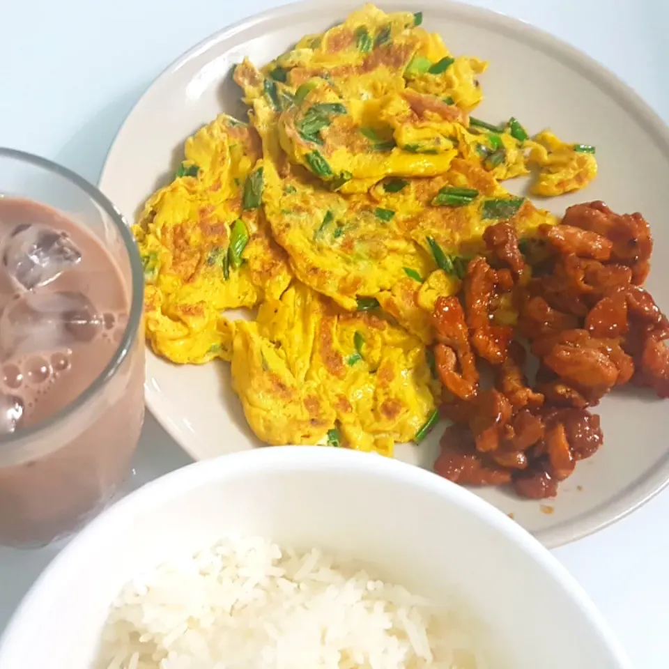 Sunday lunch: Spring onion omelette + Hot & Spicy Pork with rice 😋☺ using Korean bulogi BBQ sauce 🤗|🌷lynnlicious🌷さん