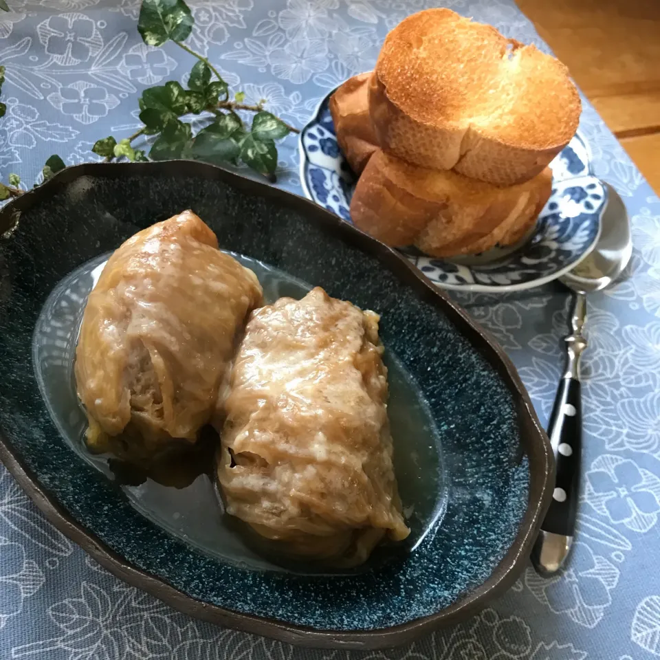 🍽上あご火傷注意⚠️ じっくり煮込んでトロットロ〜な　ロールキャベツは　もはや飲み物だ❣️|Hollyさん