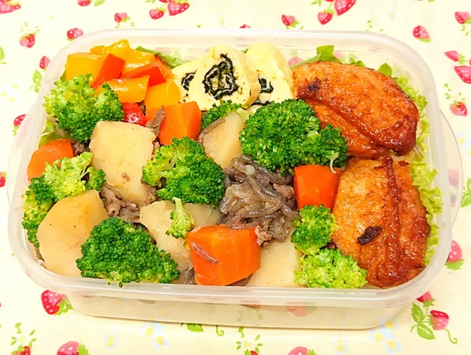 肉じゃがのっけ弁当♥️|みちゅあしさん