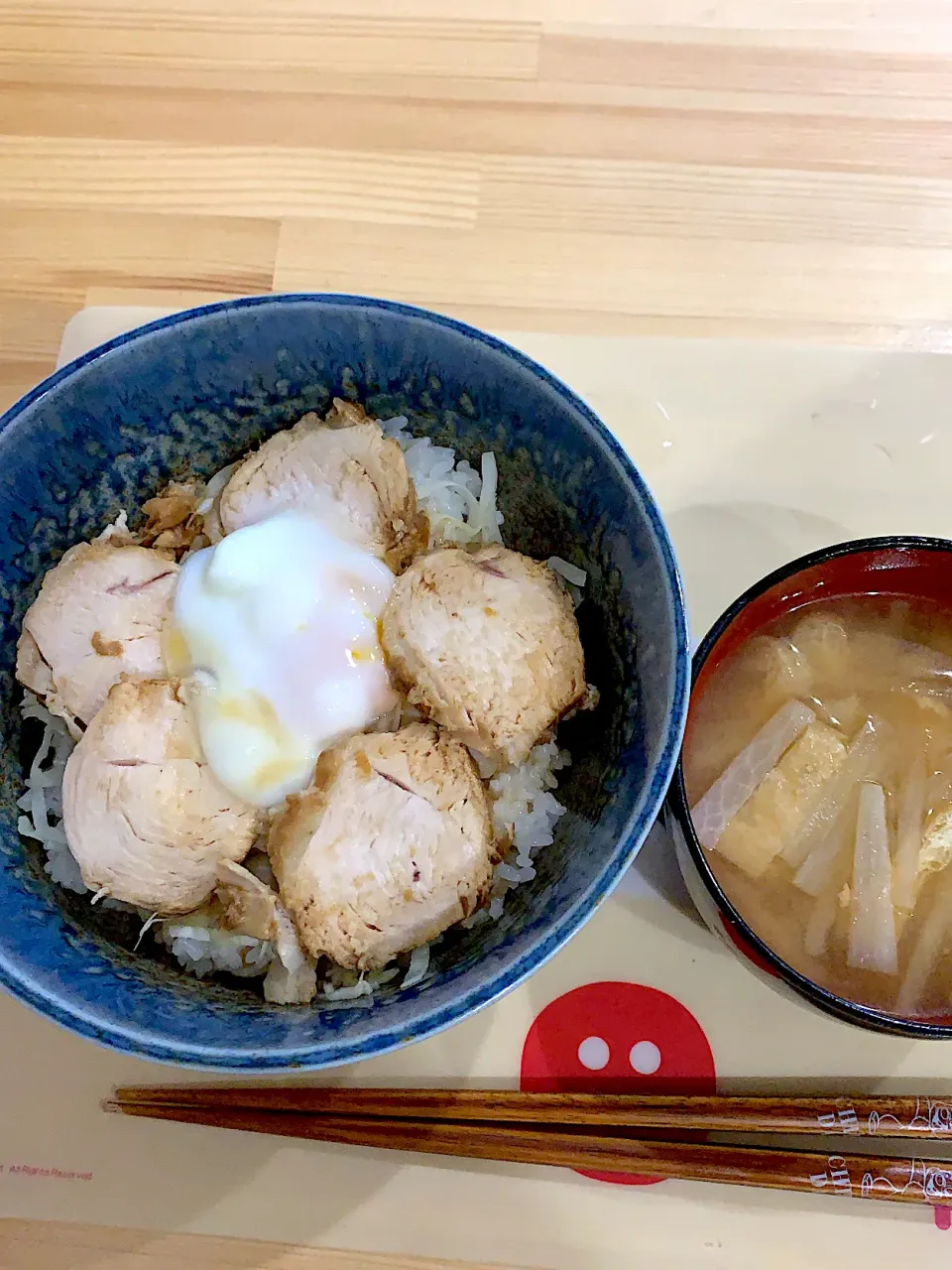 鶏胸肉のチャーシュー丼|ぺろたんさん