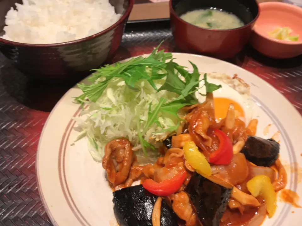 Snapdishの料理写真:野菜ポークチャップ定食|まさとさん