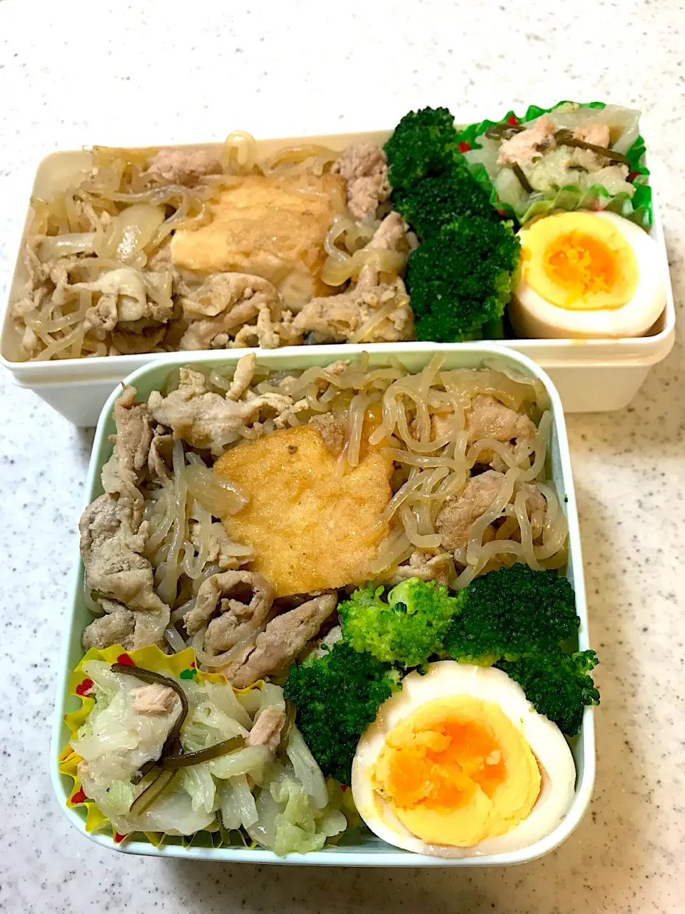 Snapdishの料理写真:11/25🍱2人分　🍁すき焼き風煮丼弁当|🌹ゆぅ🌹さん