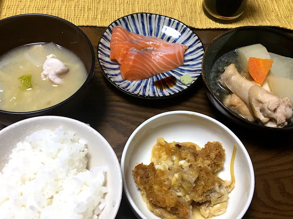 Snapdishの料理写真:＃牡蠣の玉子とじ ＃大根と鶏の煮物 ＃サーモン刺身 ＃白子の味噌汁|Terumi  Yokosawaさん