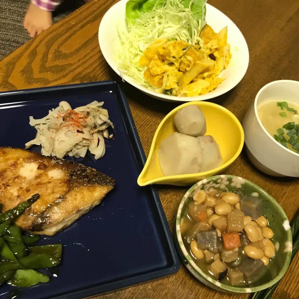 Snapdishの料理写真:ぶり照り晩ごはん|りこでりこさん