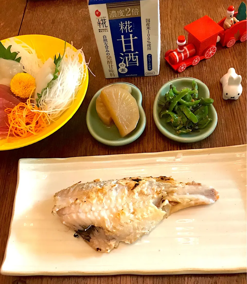 晩ごはん #麹甘酒を使って  #大根の煮物  #赤魚の粕漬け  #まるこめ  #甘酒煮|小松菜さん