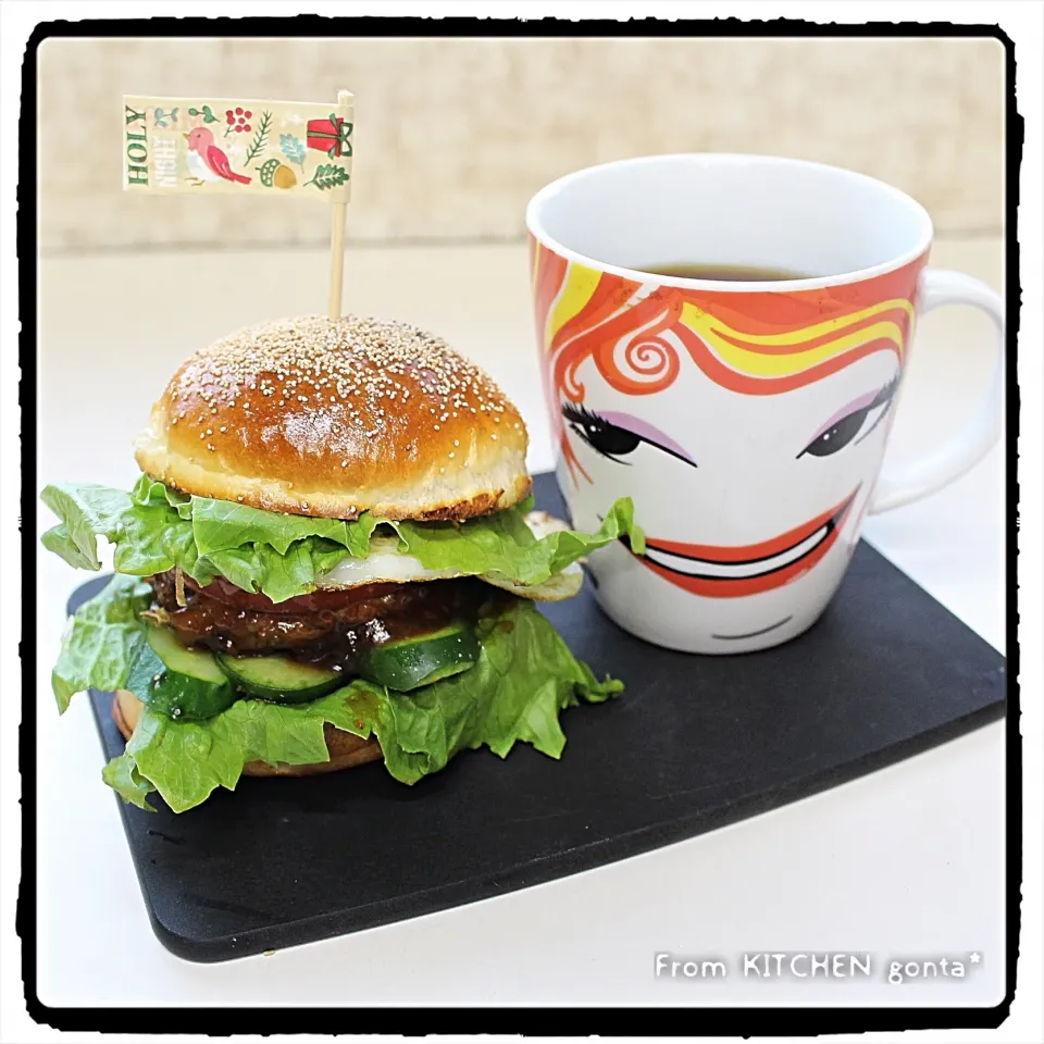 照り焼き月見ハンバーガー🍔with美味しいコーヒー☕️|gonta*さん