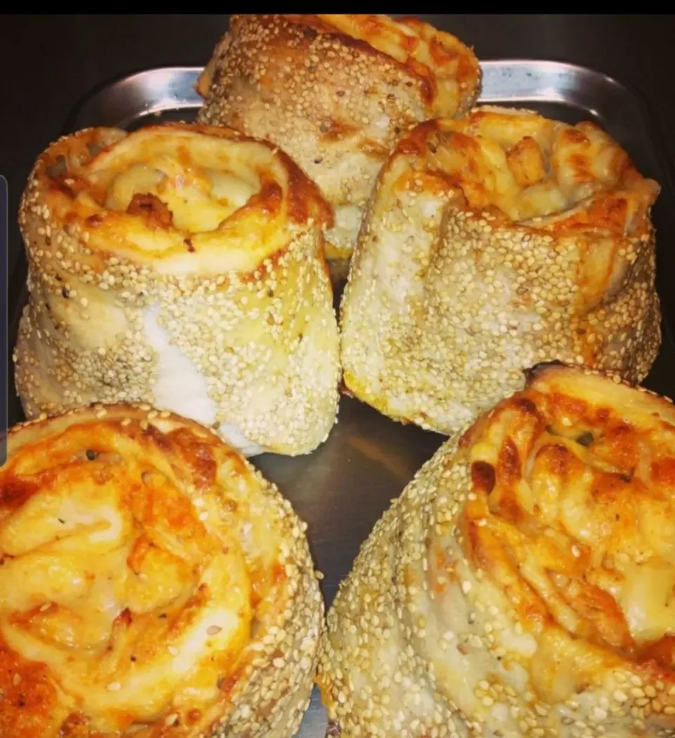 Pepperoni Rolls With Fresh Mozzarella|Frank Ortizさん