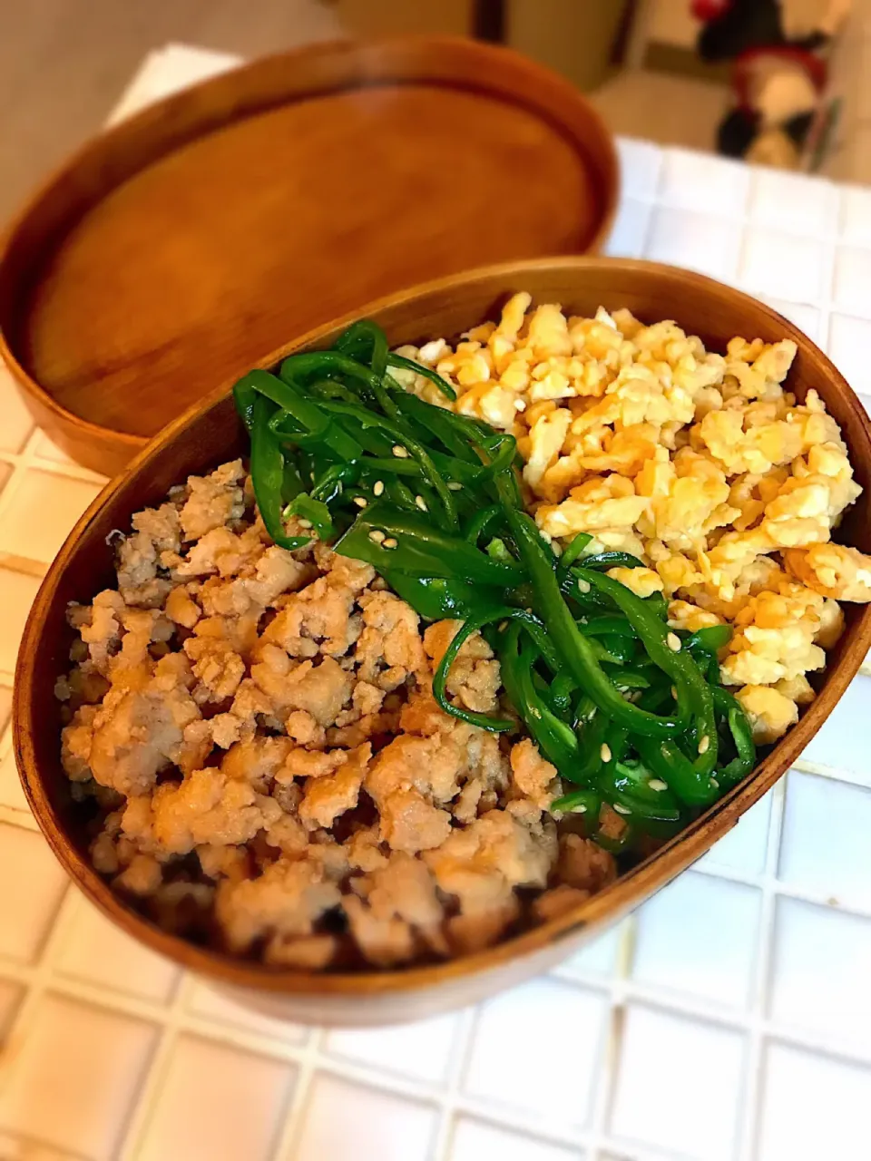 三色丼弁当|ha_to_to_mamaさん